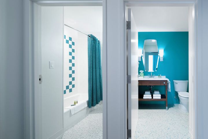 Room 43 of 73