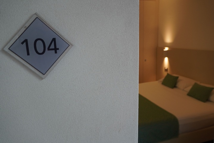 Room 34 of 64