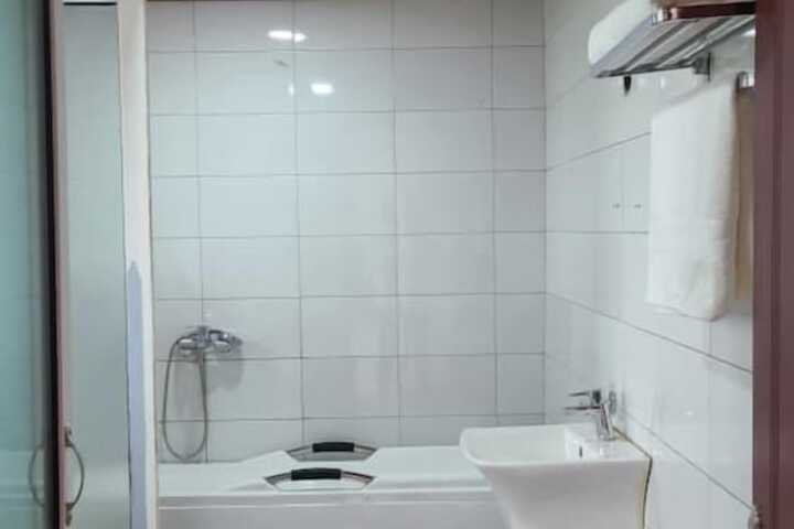 Room 133 of 150