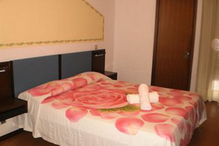 Room 17 of 29