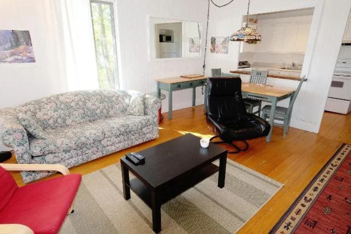 Room 2 of 18