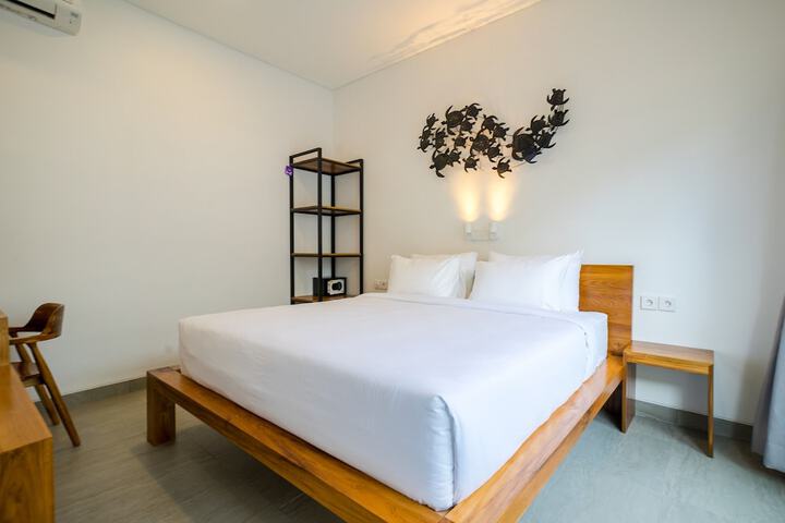 Room 11 of 28