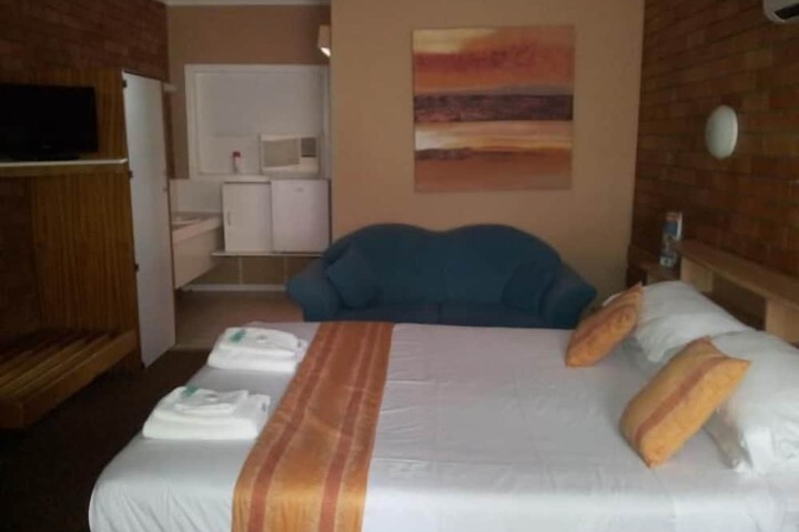 Room 6 of 43