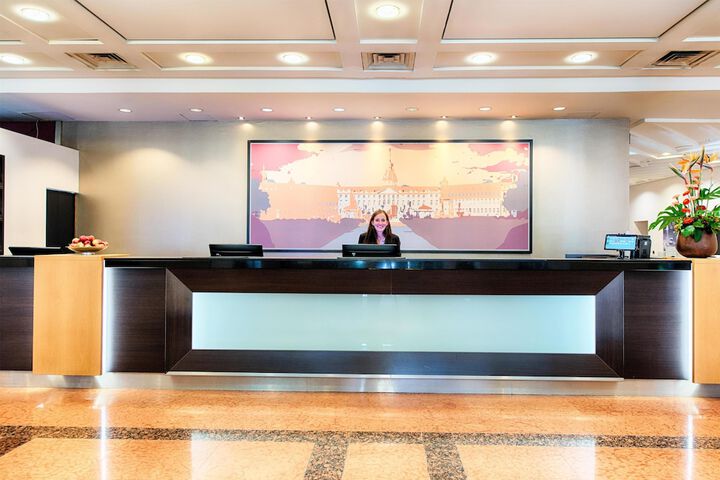 Entrance & Lobby