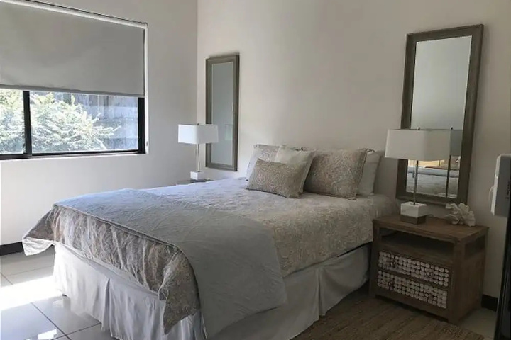 Room 5 of 17