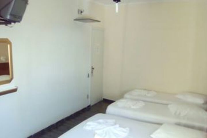 Room 14 of 34