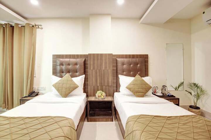 Room 34 of 60
