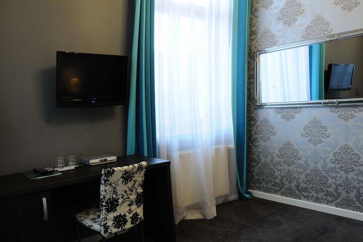 Room 76 of 120
