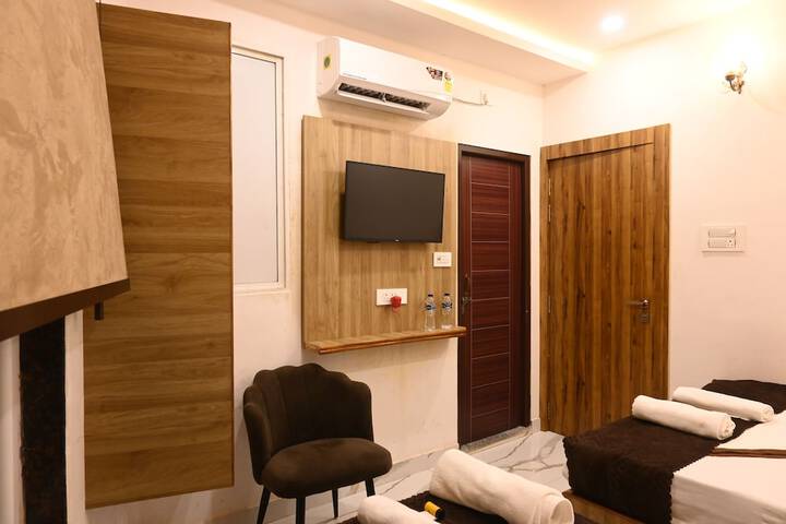 Room 50 of 86