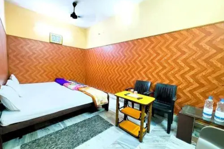Room 6 of 28