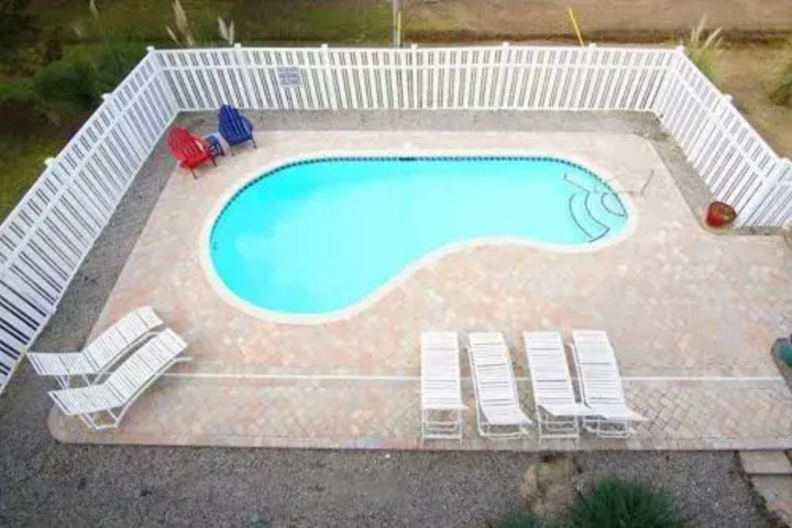 Pool 8 of 10