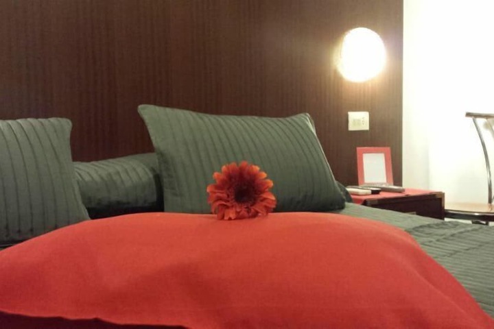 Room 8 of 62