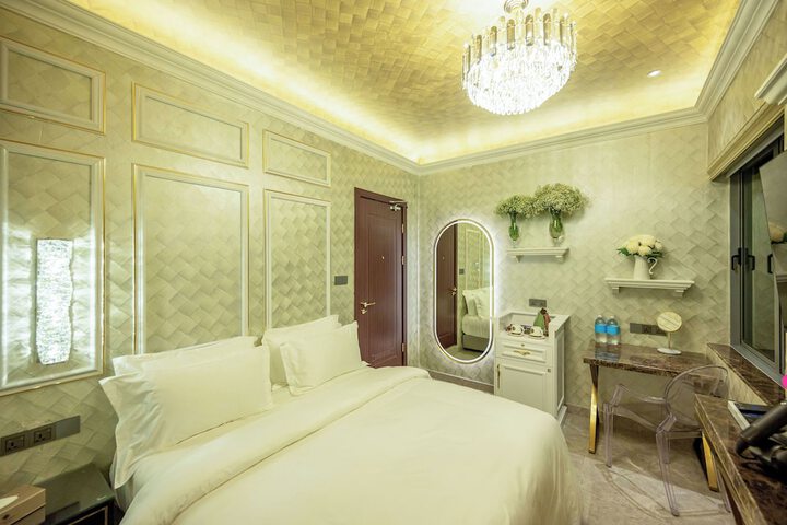Room 30 of 285