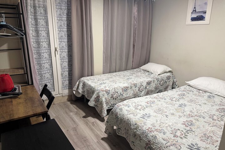Room 8 of 32