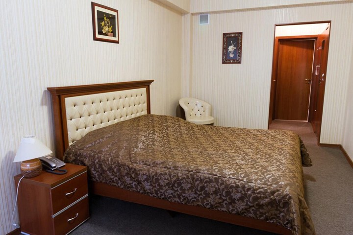 Room 27 of 54