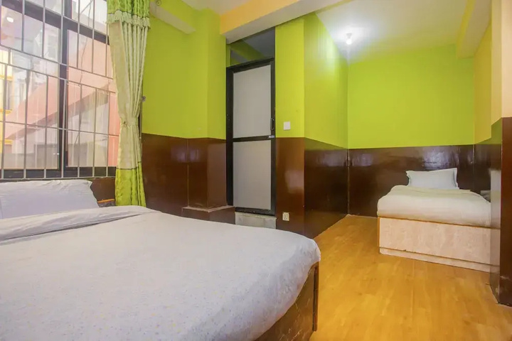 Room 6 of 24