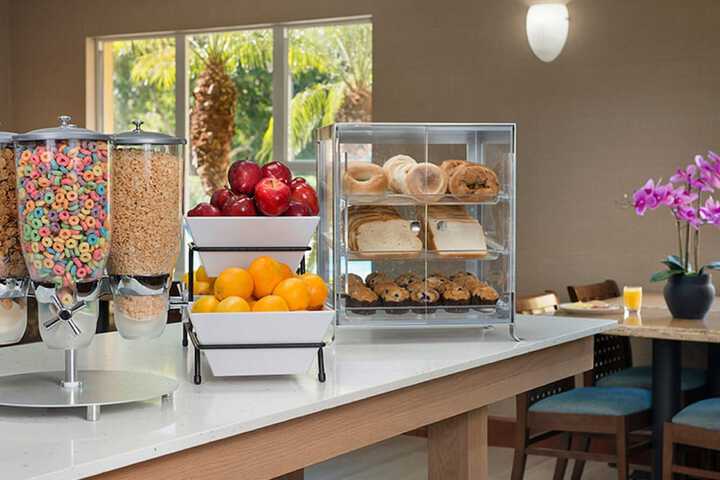 Breakfast area