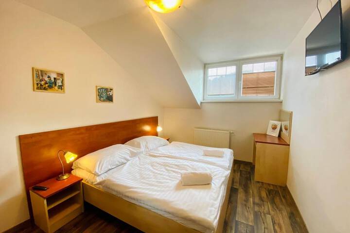 Room 6 of 48