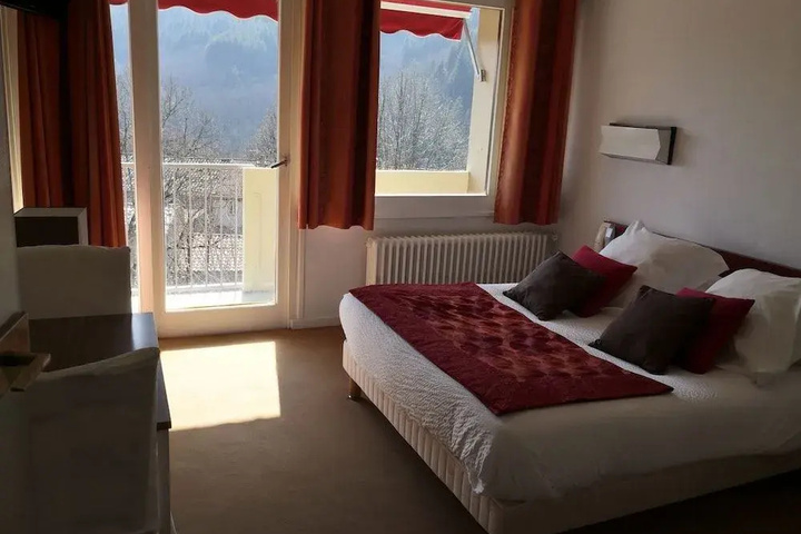 Room 4 of 15