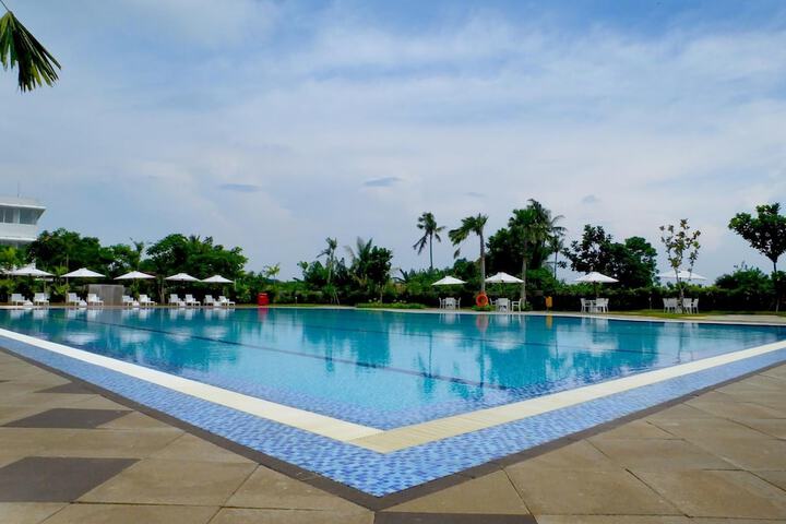 Pool 20 of 28