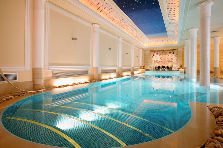 Hotel Pool