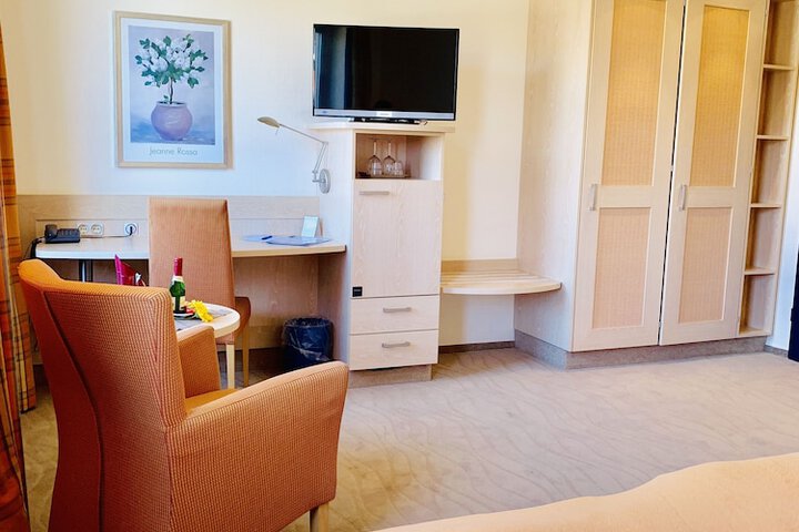 Room 13 of 49