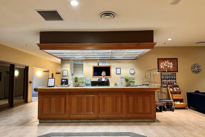 Concierge desk