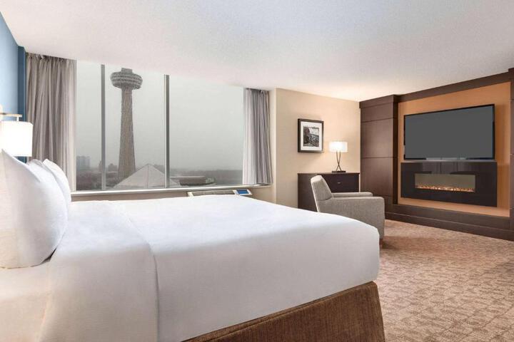 City View 1 King Bed (1 of 23)
