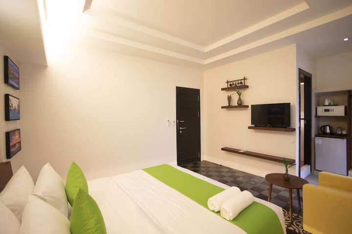 Room 25 of 177