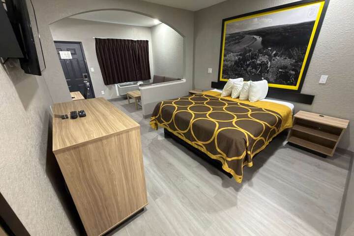 Room 15 of 25