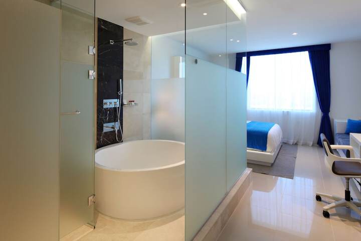 Room 27 of 60