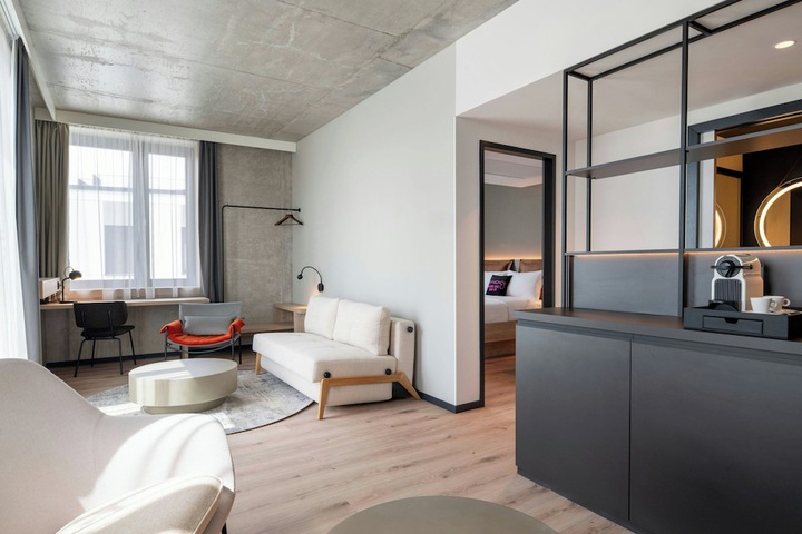 Room 48 of 74