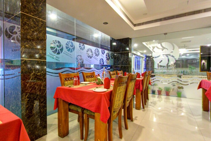 Dining 40 of 61