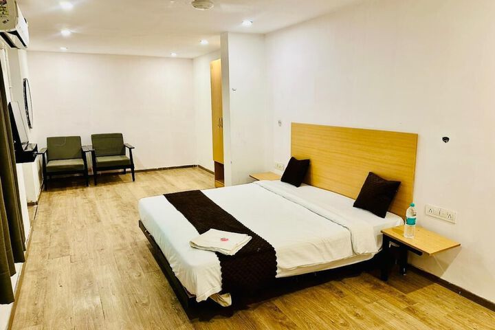Room 13 of 14