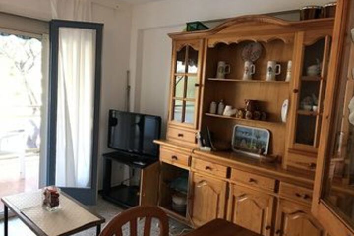 Room 11 of 16