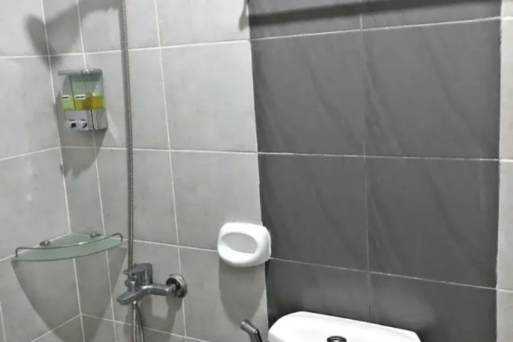 Room 9 of 13