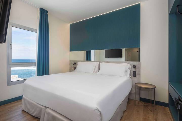 Room 7 of 26