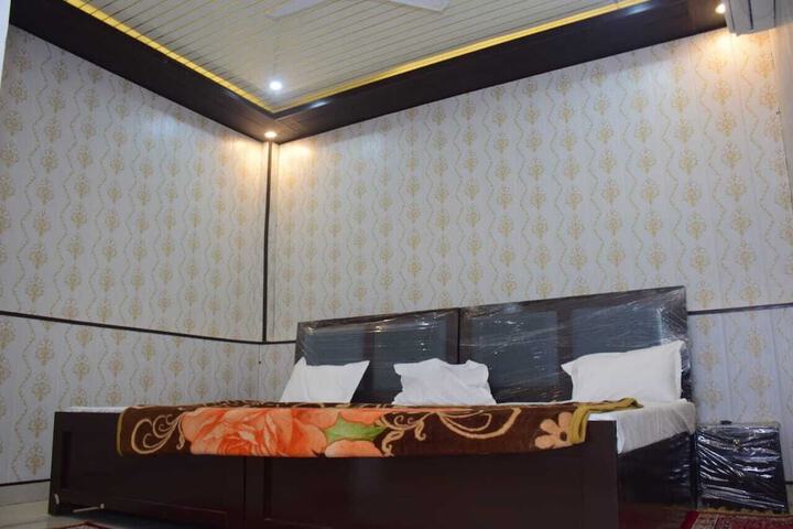 Room 13 of 15
