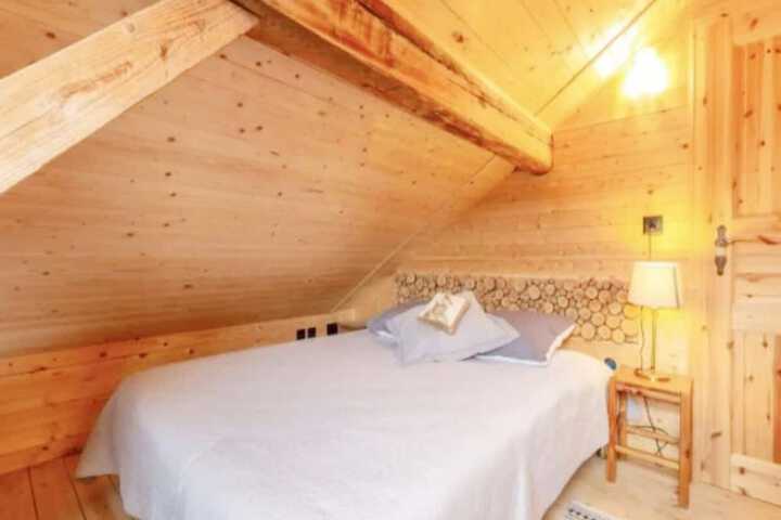 Room 4 of 39