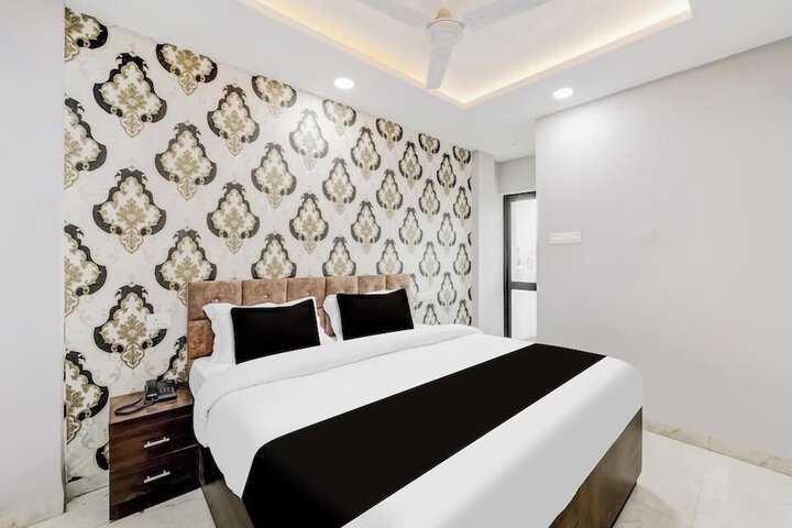 Room 5 of 13