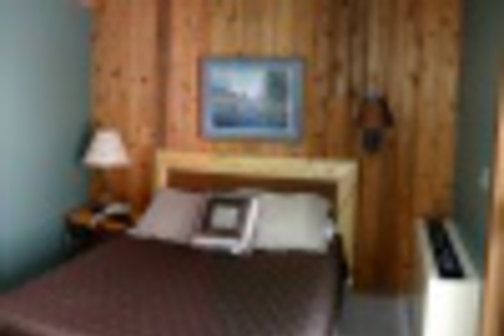 Room 220 of 348