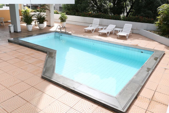 Hotel Pool