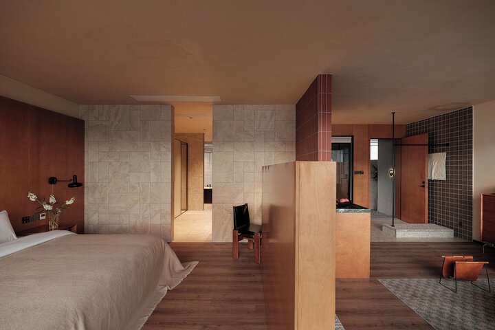 Room 37 of 169