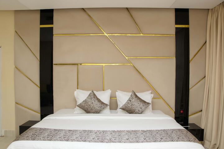Room 10 of 46