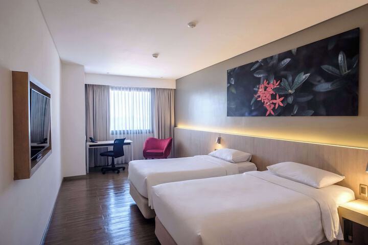Room 14 of 76