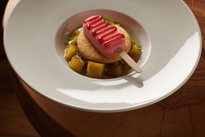 Dining 153 of 204