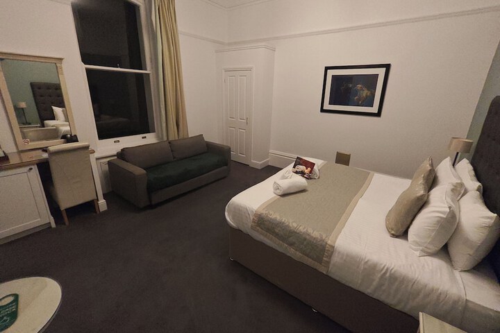 Room 45 of 90
