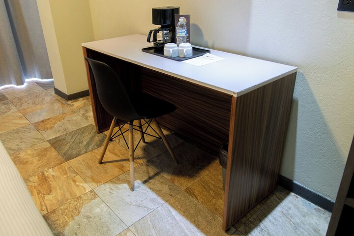 Room 30 of 91