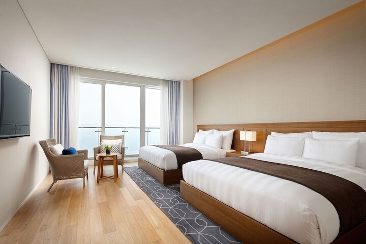 Room 47 of 181