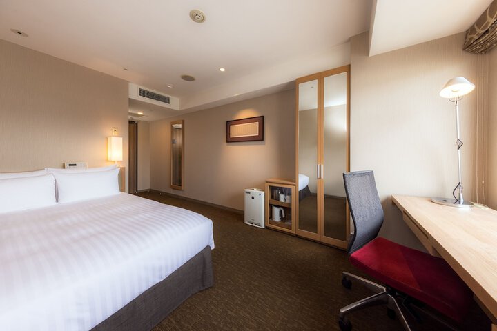 Room 15 of 122